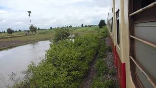 ミャンマー 一人旅 61UP号 バガン行き列車 田園地帯を走る。Myanmar Alone Trip on the Sleeping Train 61UP Window View [upl. by Gnuhn792]