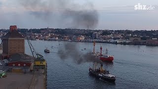 Die dicken Dampfer sind da Dampf Rundum in Flensburg [upl. by Nylinej]