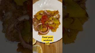 Insalata di calamari con peperoni e pomodori summer workout food fyp eating seafood [upl. by Akram]