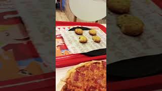 Telepizza do Fundão Um atendimento excepcional com muita simpatia Hoje estragamos a dieta 🤤🍕 [upl. by Kanter]