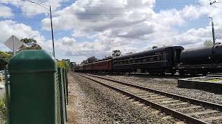 Warragul shuttles passing Drouin [upl. by Eilsel]