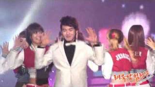 100203FANCAM 19th Seoul Music Awards  Ryeowook dancing to Gee [upl. by Mathia799]