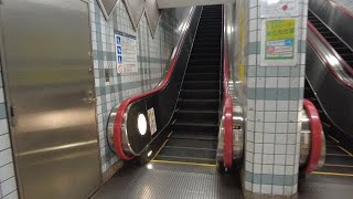 南北線乗り換え東西線 飯田橋駅から 3X エスカレーター 2X エレベーター 九段下駅にて乗り換え半蔵門線押上方面ホームへ [upl. by Joey]