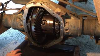 How to change the fluid in a rear end of a dodge truck 80 90 gear oil change [upl. by Dru]