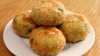 केवल 2 कच्चे आलू से नया गरमा गरम कुरकुरा नाश्ता जो भी खाए खाता ही जाए  Crispy kacche aalu ka nashta [upl. by Enida]