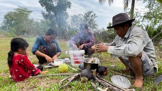 ដុតខ្យងត្នោតទុំទល់មុខកោះព្រះ WITH BROTHER FAMILY INFRONT OF PRAH ISLAND Bong LaorTV [upl. by Omsoc]