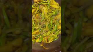 Easy and tasty Pointed gourdAloo parwal🥔foodvlog cookingchannel [upl. by Harutek]