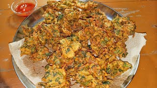 Crispy Palak Pakoda  Crispy Spinach Fry  Deep fried Snakes [upl. by Honebein316]