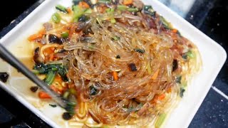 How to make Ottogi instant japchae Korean stirfried glass noodles  ready in 5 minutes [upl. by Eelimaj]