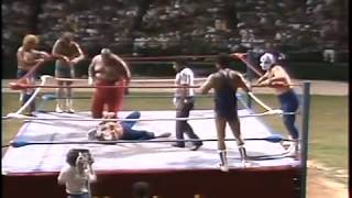 WWC Carlos Colón The Invaders vs Abdullah The Butcher Chicky Starr amp Ron Starr 1986 [upl. by Eisse]