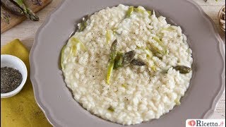 Risotto mit Spargel  Das italienische Rezept mit Parmesan [upl. by Astraea891]