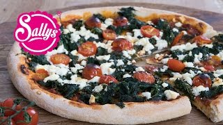 Pizza mit Käserand und würziger PizzaSoße  vegetarisch  Sallys Welt [upl. by Hajidahk]