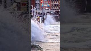 🌊✨️ MAREAS VIVAS EN EL CANTABRICO ✨️🌊 😍💚💙 Playa de San Lorenzo Gijon Asturias [upl. by Mathian]