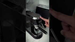 Cafetera Espresso Dedica Arte Delonghi kitchencenter [upl. by Shiverick]