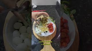 Salada nutritiva e saborosa [upl. by Xuaegram]