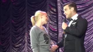 Robbie Williams  Thats Amore  Mr Bojangles  O2 World  28052014  Berlin [upl. by Catarina922]