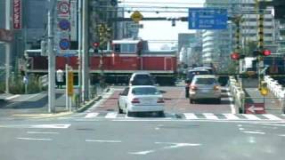 20100305 東京都江東区南砂 日曹橋交差点 滅多に閉じない踏み切りが閉じた [upl. by Desiri]