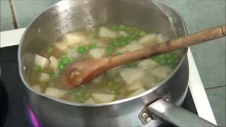 Redo Pea amp Ham Soup [upl. by Sherris623]