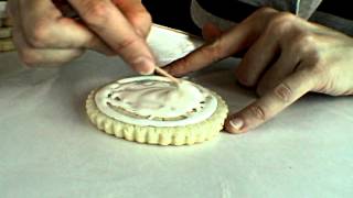 How To Flood Cookies with Royal Icing Using a Sandwich Bag [upl. by Yttak241]