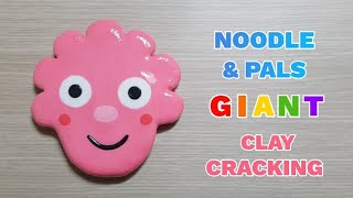 GIANT Noodle amp Pals Blossom clay cracking 거대 국수와 친구들 블러썸 점토 부수기 [upl. by Allenaj]