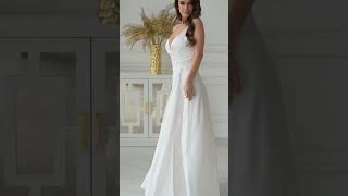 Biała sukienka ślubna z połyskującej satyny ślubny weddingdress weddingday weddinginspiration [upl. by Zoeller87]