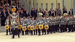 Regimentsgruß Marsch WachbataillonMusikkorps der Bundeswehr  Feierliches Gelöbnis 2019 [upl. by Samalla]