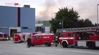 14 Feuerwehren bei Großbrand in einer Papierfabrik in Laakirchen im Einsatz [upl. by Gnoh384]