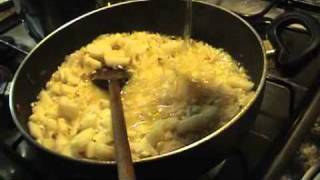 Risotto con pere noci e gorgonzola [upl. by Sirmons]