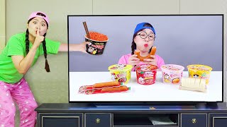 Mukbang Fire Spicy Noodle Tteokbokki 불닭볶음면 떡볶이 TV 속 편의점 음식 먹방 DONA 도나 [upl. by Asit]