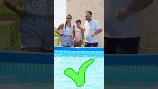 Galleggia o affonda in piscina🤣🤣challenge shortsvideo funny family comedy perte comedy memes [upl. by Shah323]