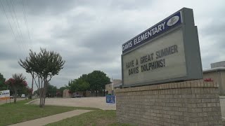 Mom of two deaf children fears the closure of Plano ISDs Davis Elementary [upl. by Eserahc]