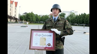 Großer Zapfenstreich SACEUR General Wolters [upl. by Ennovehs82]