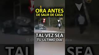 ¡Milagro Piedra Cae Sobre Auto y Conductor Se Salva [upl. by Ollehcram439]