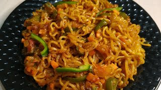 Schezwan maggi recipeChinese style maggiStreet style maggiMaggi recipe shorts youtubeshorts [upl. by Daniella]