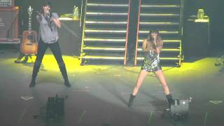 En el concierto con HaAsh desde el Auditorio Nacional [upl. by Aizatsana]