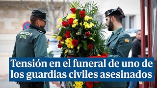 La viuda de uno de los guardias civiles asesinados en Barbate impide a Marlaska condecorarlo [upl. by Hutchison108]