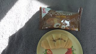 KClassic Croissant Cocoa Filling Max 85 g Unboxing and Test [upl. by Audwen]