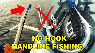 How to Catch Fish Using Microfiber Material NO HOOK quotBaloquot Needlefish Traditional Fishing [upl. by Shena]