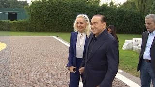 Gli 86 anni di Berlusconi da Marta Fascina la sorpresa della mongolfiera con i cuori e la [upl. by Airottiv]