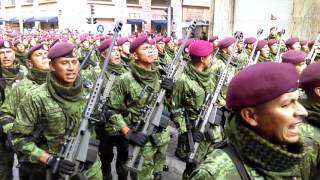 Porra de la Brigada de Fusileros Paracaidistas de México 16092016 [upl. by Eadwina]