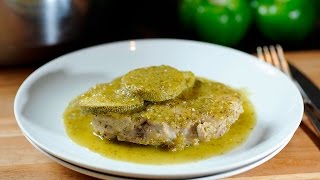 Chuletas de puerco en salsa verde  Receta fácil y rápida [upl. by Odrick]