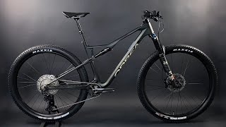 Bicicleta Orbea Oiz M30 XT [upl. by Enirahtac682]