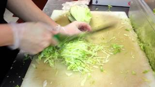 How to properly and elegantly chop lettuce [upl. by Joannes]