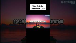 Nike Ardilla  Sandiwara Cinta [upl. by Marijane]