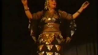 SUHEIR ZAKI EGYPTIAN DANCE LEGEND SAIDI AND DRUM SOLO 1991 [upl. by Hamian]