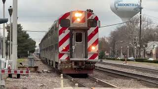 Metra BNSF Holiday Train 9516 Meets With A BNSF Power Move At Brookfield On December 2 2023 [upl. by Crespi]