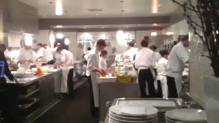 Cocina Restaurante Alinea en Chicago [upl. by Svensen921]