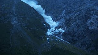 Norvegia un pezzo di montagna si stacca dopo anni di allarmi ed evacuazioni [upl. by Kletter]