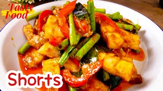 Shorts Thai red curry stirfried long green beanPad prik king Thai Food l Tasty Food [upl. by Katee]