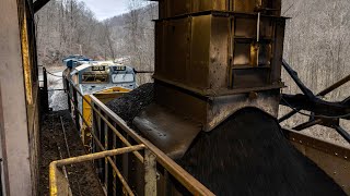 How Coal Trains are Loaded  Loading a Coal Train on the Ex CampO Cabin Creek SD at Leewood WV [upl. by Zizaludba700]